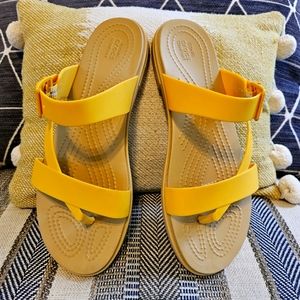 Women's Crocs Tulum Toe Post Sandal Size9